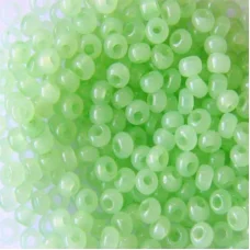 02261 Натуральный бледно-салатовый, полупрозрачный Бисер Preciosa