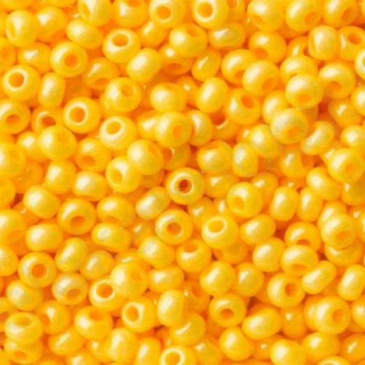16383/6 Бисер Preciosa Желтый натуральный, глянцевый