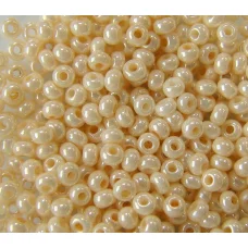 46113 Бисер непрозрачный молочный глянец