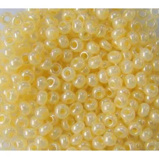 47113 Бисер непрозрачный перламутровый бледно-желтый