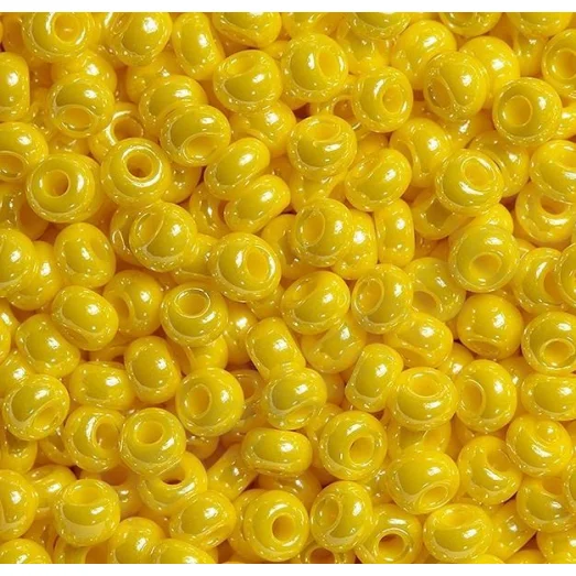 88130 / №546 Бисер желтый, перламутровый.