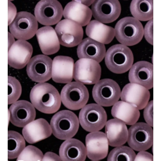 25086м Бисер Preciosa прозрачный фиолетовый с белой серединкой матовый