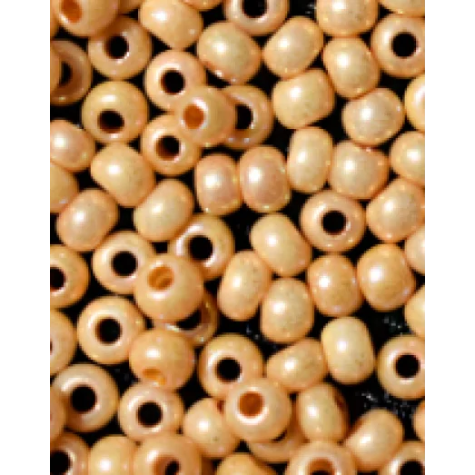 16483 Бисер Preciosa бежевый непрозрачный