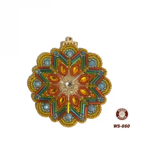 WS-060 Новогодний шар. Набор для вышивки с декоративными элементами. WoodStitch